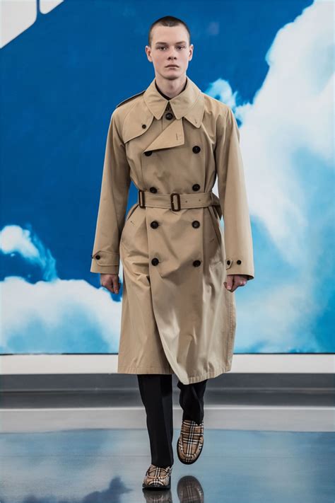 burberry x gosha trench coat|Gosha Rubchinskiy x Burberry Fall/Winter 2018 .